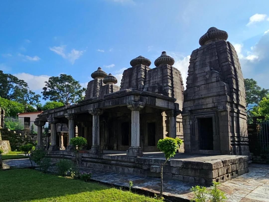 Katyuri Kings Divine Stay- Babaji'S Cave Dwarahat Extérieur photo